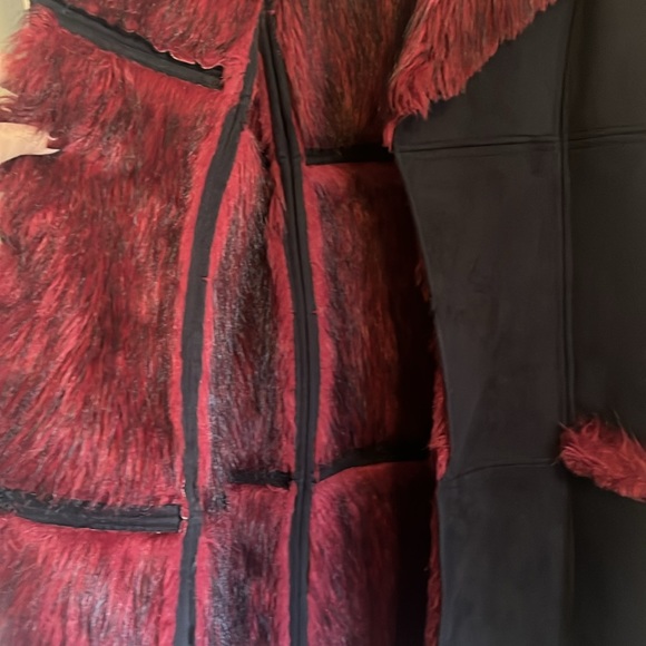 Faust coat. black with red faux fur lining. - Picture 6 of 13